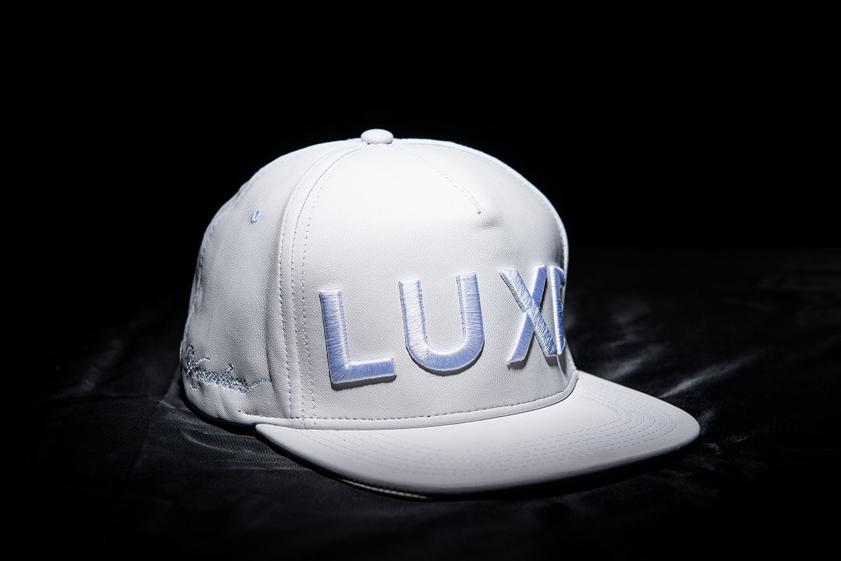 Knowluxe®, frame 9